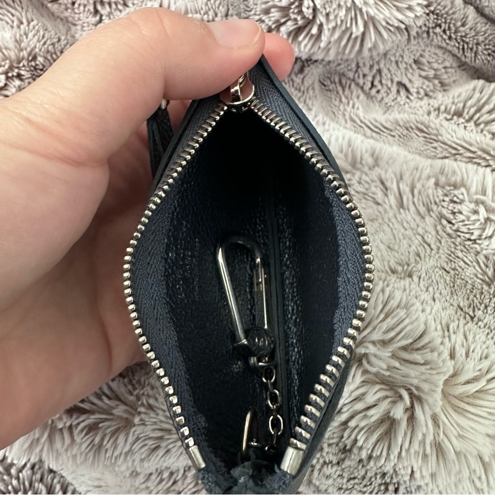 ๐ค Louis Vuitton Monogram Empreinte Key Pouch - Picture 7 of 7